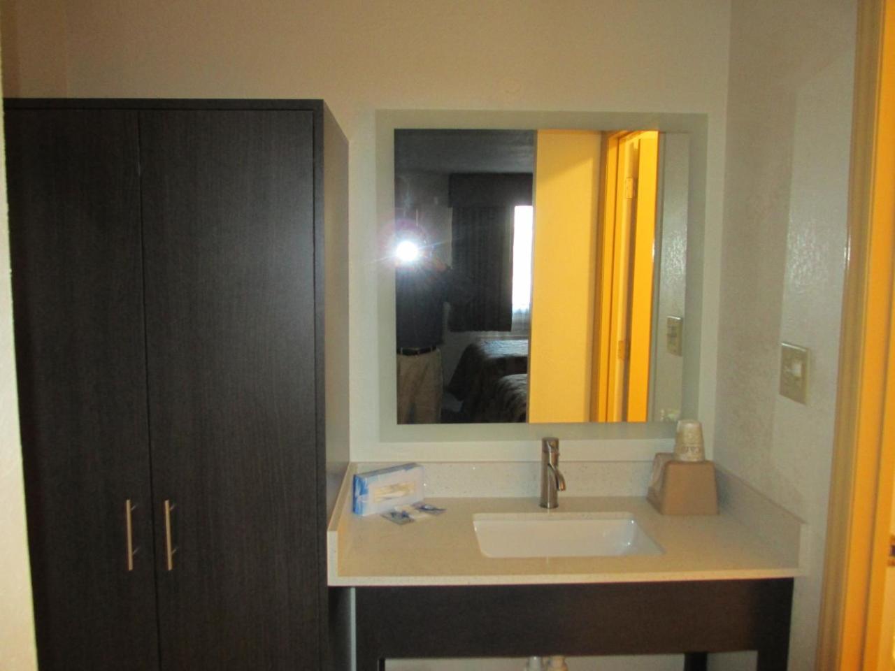 Sunset Inn Northlake Charlotte Ngoại thất bức ảnh
